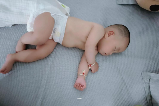 沛县3个月宝宝怎么抱
